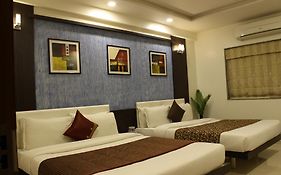 Hotel Jyoti Rajkot Room photo