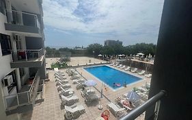 Dilov Apartments In Yalta Golden Sands Exterior photo