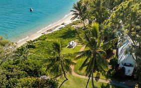 Great Keppel Island Hideaway Hotel Exterior photo