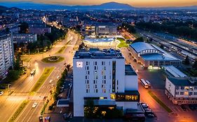 Kronwell Brasov Hotel Exterior photo