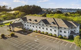 La Quinta By Wyndham Newport Hotel Exterior photo