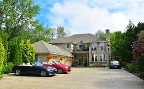 Explorer House Bed & Breakfast Niagara-on-the-Lake Exterior photo