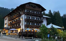 Hotel Bertelli Madonna di Campiglio Exterior photo