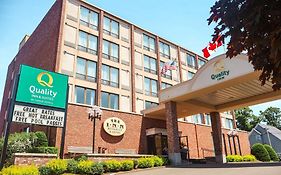 Quality Inn & Suites Downtown Charlottetown Exterior photo