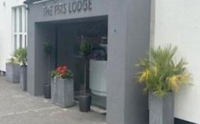 The Firs Lodge Hounslow Exterior photo