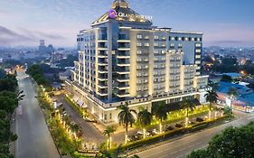 Grand Mercure Medan Angkasa Hotel Exterior photo