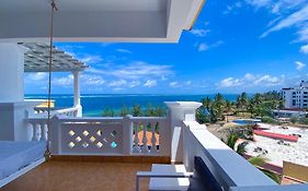 Dreamhome Executive Beachfront Penthouse In Shanzu Mombasa Exterior photo