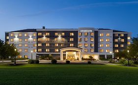 Courtyard Lancaster Hotel Exterior photo