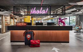 Moxy Barcelona Hotel Exterior photo