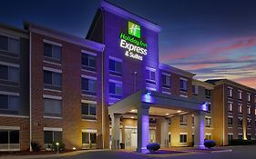 Holiday Inn Express & Suites Milwaukee Nw - Park Place, An Ihg Hotel Exterior photo