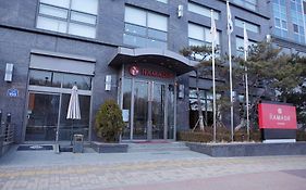 Ramada By Wyndham Dongtan Hotel Hwaseong Exterior photo