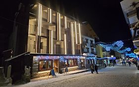 Hotel Perruquet Breuil-Cervinia Exterior photo