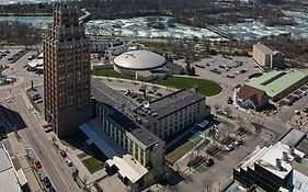 Quality Hotel & Suites At The Falls Niagara Falls Exterior photo