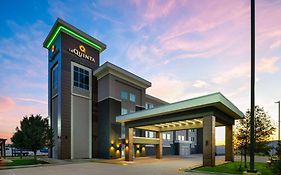 La Quinta By Wyndham Denton - University Drive Hotel Exterior photo