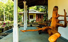 Sunshadow Chalet Villa Tangalle Room photo