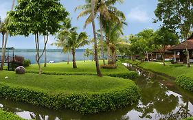 Kumarakom Lake Resort Exterior photo