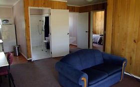 Alma Motel Whanganui Room photo