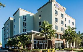 Comfort Suites Miami Airport North Exterior photo