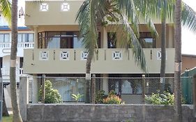 Janishi Residencies Hotel Negombo Exterior photo