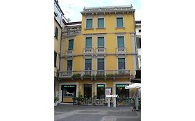 Aparthotel All'Orologio Peschiera del Garda Exterior photo