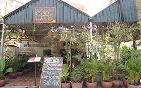 Same Same Backpacker Hostel Siem Reap Exterior photo