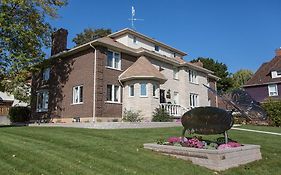 Butterfly Manor Bed & Breakfast Niagara Falls Exterior photo