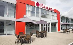 Ramada Milton Keynes Hotel Exterior photo