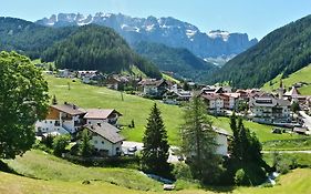 Garni Neidia Bed & Breakfast Selva di Val Gardena Exterior photo