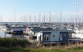 Bestmarine Waterchalets Flevo Marina Lelystad Exterior photo