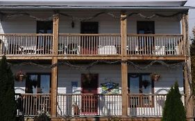 Gite Au Vieux Pommier Tadoussac Exterior photo