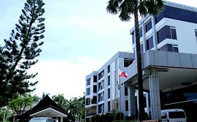The Ritz Hotel At Garden Oases Davao Exterior photo