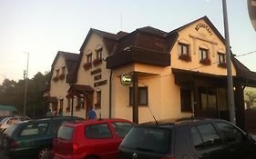 Panorama Panzio Bed & Breakfast Tatabanya Exterior photo