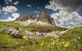 Passo Sella Dolomiti Mountain Resort Selva di Val Gardena Exterior photo