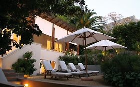 Four Rosmead Boutique Guesthouse Cape Town Exterior photo