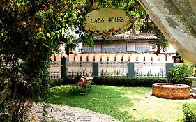 Lada House Bed & Breakfast Lampang Exterior photo