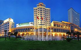 Zhangjiagang Guomao Hotel Exterior photo