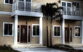 Beautiful Bahamian Getaway Villa Nassau Exterior photo