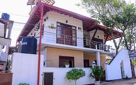 Channa Villa & Tours Bentota Exterior photo