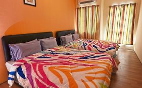 Harbourside Backpackers Hostel Sandakan Exterior photo