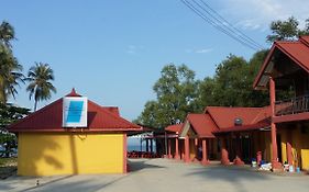 Summer Beach Lodge Labuan Exterior photo