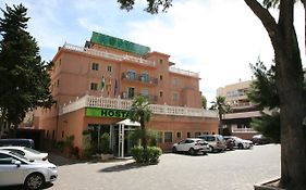 Hostal La Casa De Enfrente Hotel Malaga Exterior photo