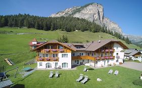 Garni La Majon Hotel Selva di Val Gardena Exterior photo