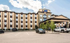 Comfort Inn & Suites Fort Saskatchewan Exterior photo