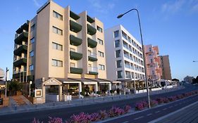 Hotel Apartments Costantiana Beach Larnaca Exterior photo