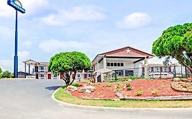 Days Inn By Wyndham Boerne Exterior photo