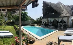 Nyumba Ya Afrika Bed & Breakfast Watamu Exterior photo