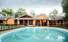 Magnolia Pine Bed & Breakfast Bed & Breakfast Nairobi Exterior photo