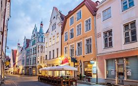 Meriton Old Town Garden Hotel Tallinn Exterior photo