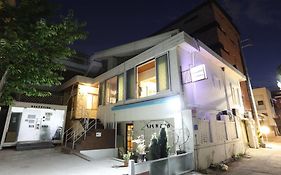 Sisnbro Guesthouse Seoul Exterior photo