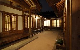 Doo Hanok Guesthouse Seoul Exterior photo